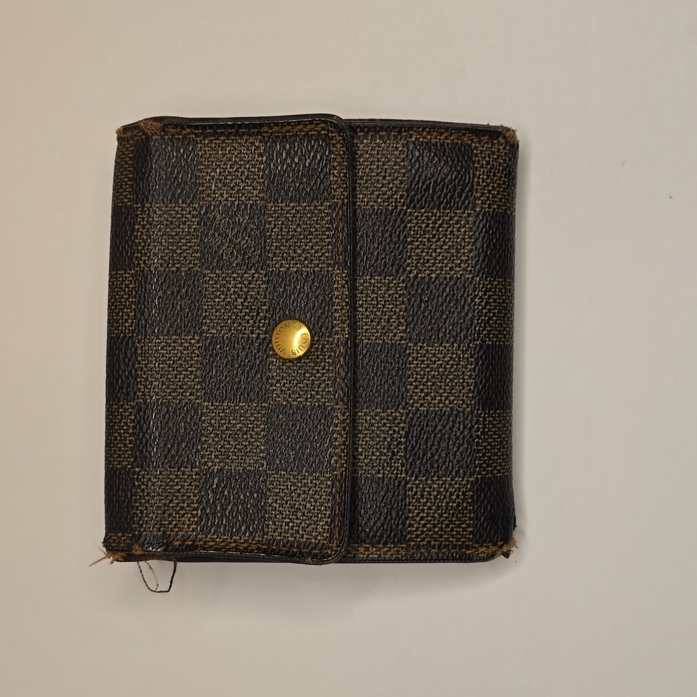 Louis Vuitton Damier Elise Wallet (Edge Rubs)